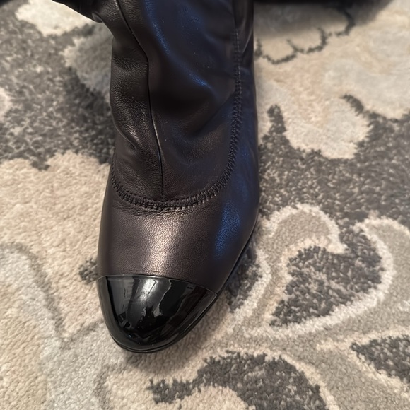 Gorgeous Chanel thigh high boots - Picture 3 of 8